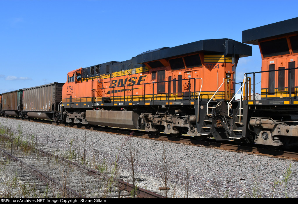 BNSF 5754